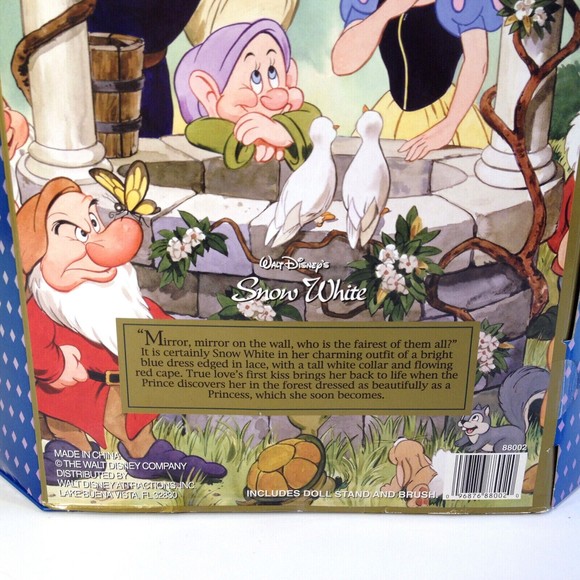 Vintage Disney's Classic Doll Collection Snow White #88002 Factory Sealed 1997 - Picture 7 of 12